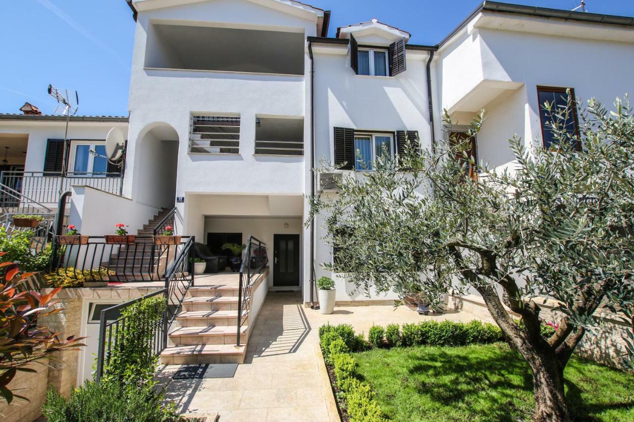 Apartmani Ljubica 포레치 외부 사진